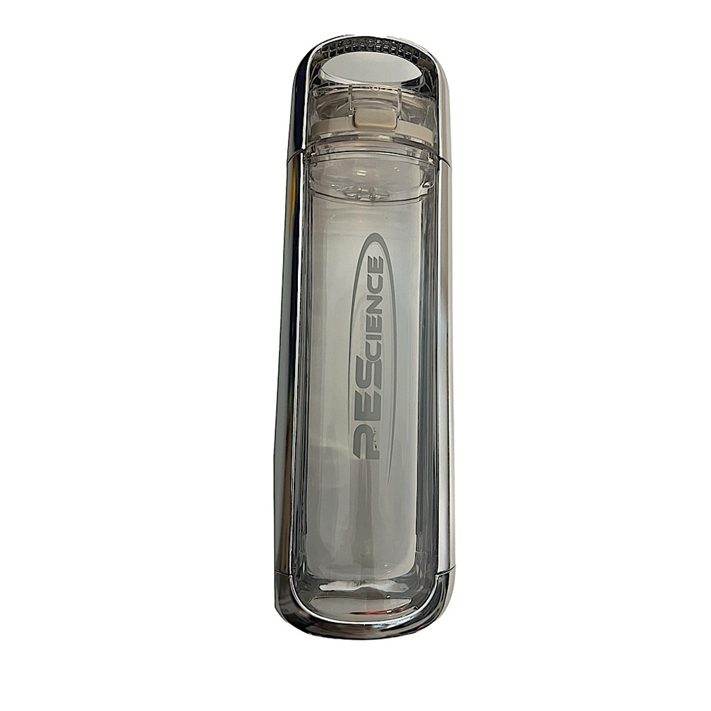 NEW KOR clear reusable water bottle. 25oz